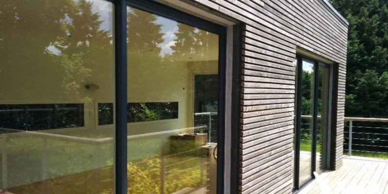 Envie d'une belle maison? Optez pour un agrandissement ossature bois et apportez une touche contemporaine à votre maison. SNR Entreprise agit depuis 1984 en Mayenne (53) et Ille et Vilaine (35) pour concevoir et réaliser vos projets d'extension de maison de A à Z.