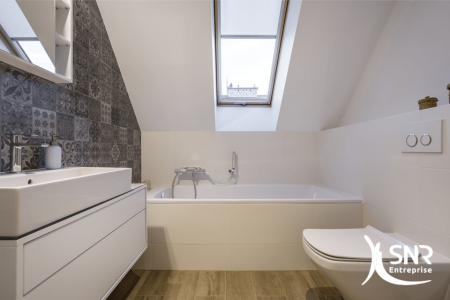 Aménager une salle de bain sous les combles : tout savoir