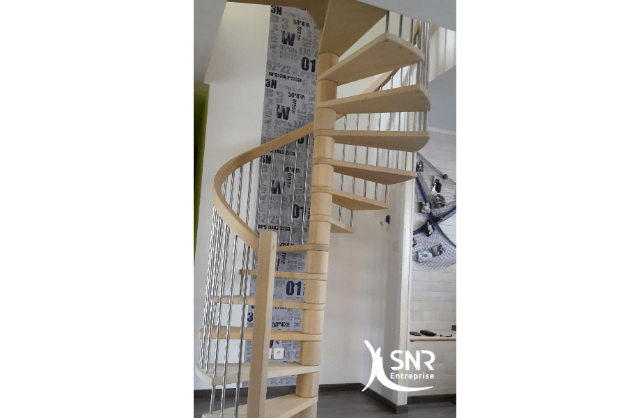 Selon la configuration de votre projet d aménagement de combles laval SNR Entreprise peut également installer un escalier hélicoïdal