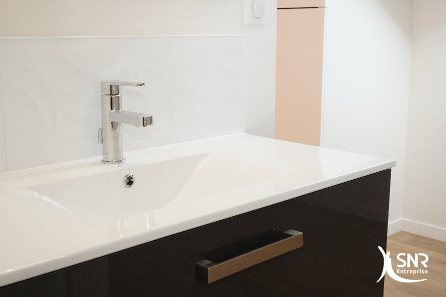 Offrez vous le confort d'un projet de rénovation salle de bains clé en mains avec SNR Entreprise
