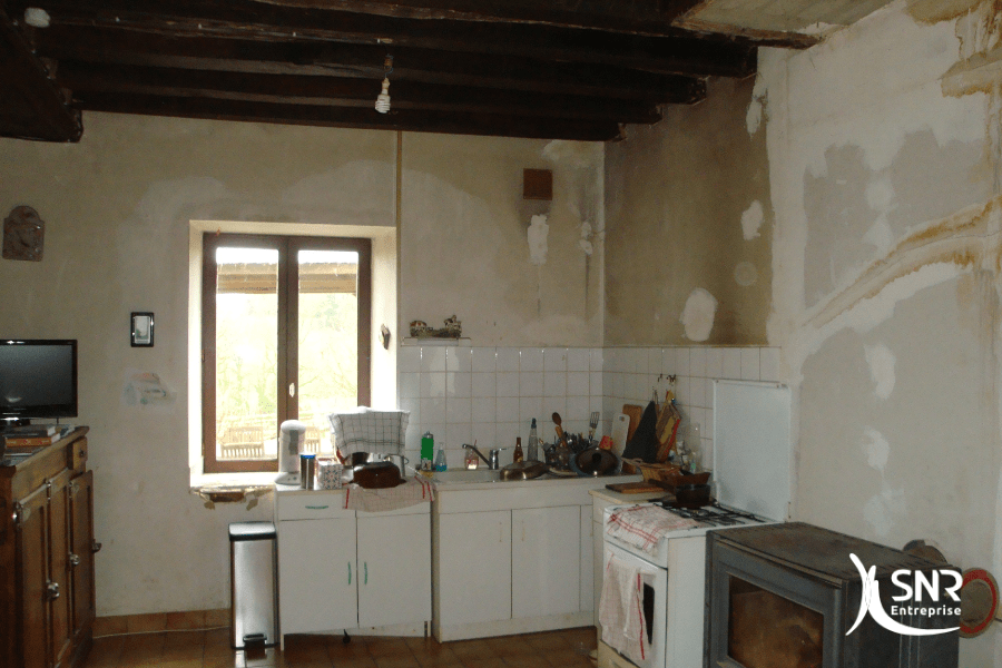 Aménagement-intérieur-et-rénovation-maison-mayenne-par-SNR-Entreprise-depuis-1984