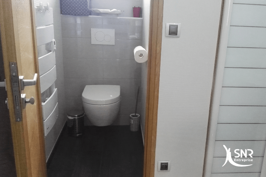 Création-d-un-WC-suspendu-et-de-rangements-dans-le-cadre-d-un-projet-de-renovation-maison-saint-malo