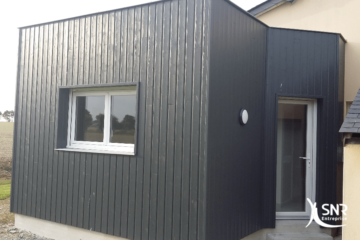 Création d une chambre et d un accès extérieur avec cette extension maison en bois