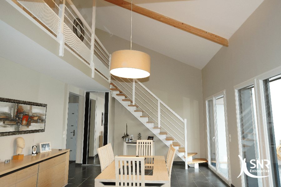 Escalier salon vers étage